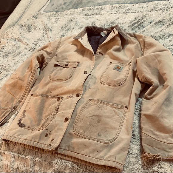 Vintage Distressed Carhartt Blanket Lined Chore Coat. - Picture 12 of 15